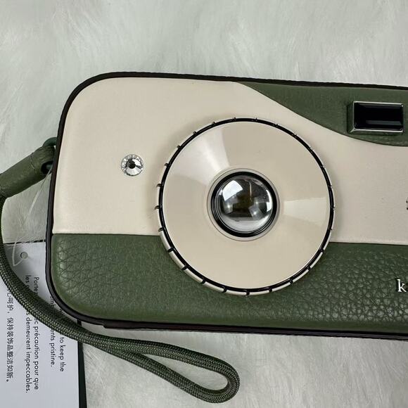 Kate Spade New York Picture This 3D Camera Wristlet In Cedar Stand KL917 NWT - Picture 10 of 10